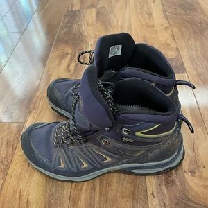 Salomon X Ultra 3 Mid GXT Hiking Boots - women’s size 8